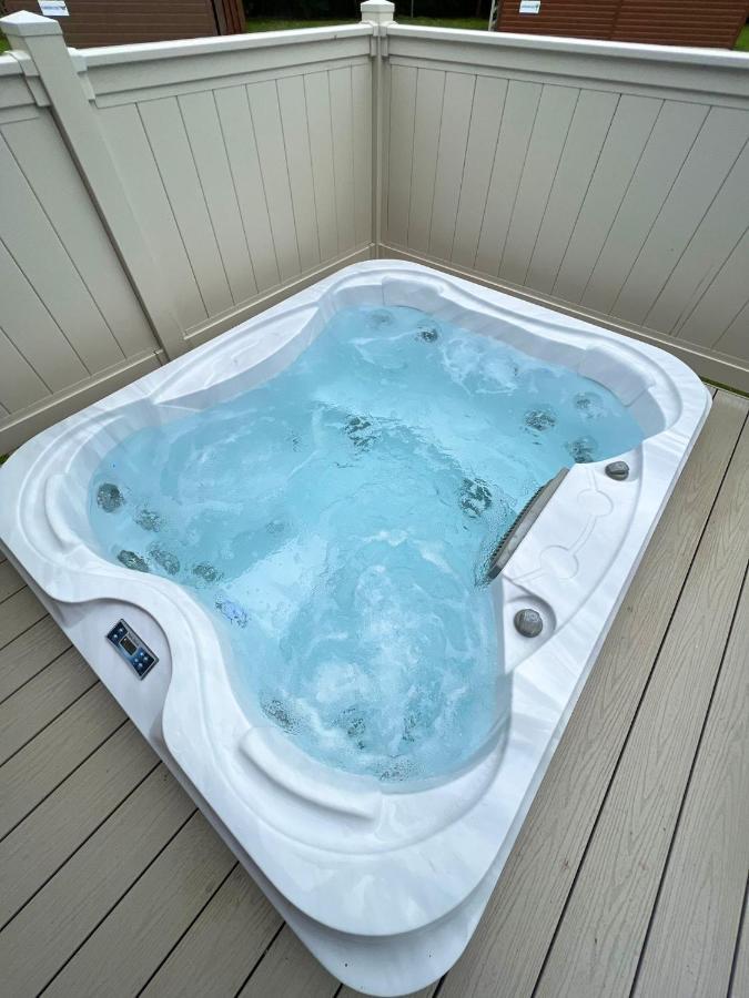 Chestnut With Hot Tub * Malton