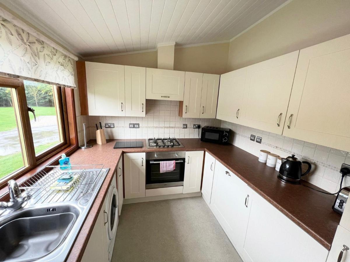 Chestnut With Hot Tub Malton